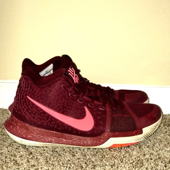 kyrie 3 maroon